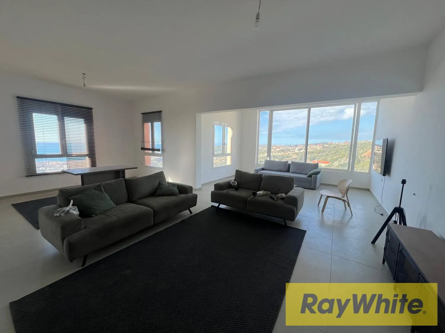 Furnished Apartment For Sale In Batroun — الصورة 2