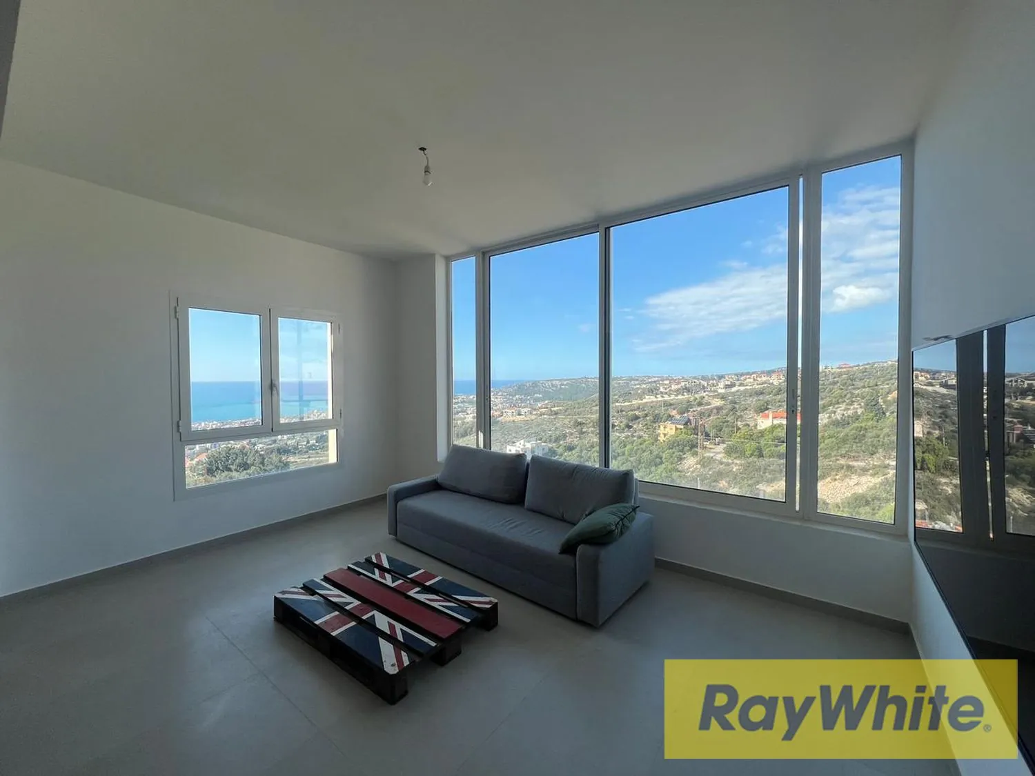 Furnished Apartment For Sale In Batroun — الصورة 4