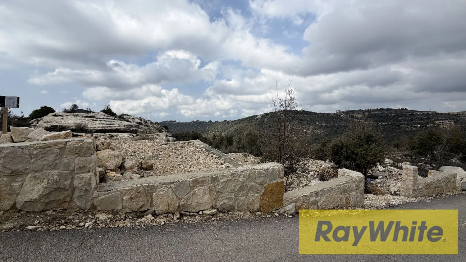 Land For Sale In Mechmech Jbeil — الصورة 3