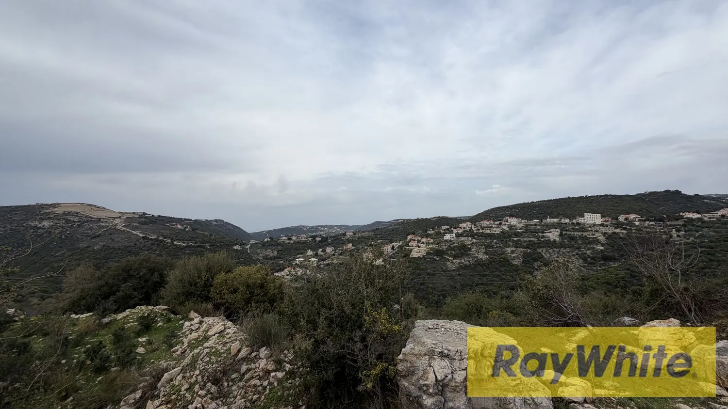 Land For Sale In Chamat Jbeil — الصورة 2