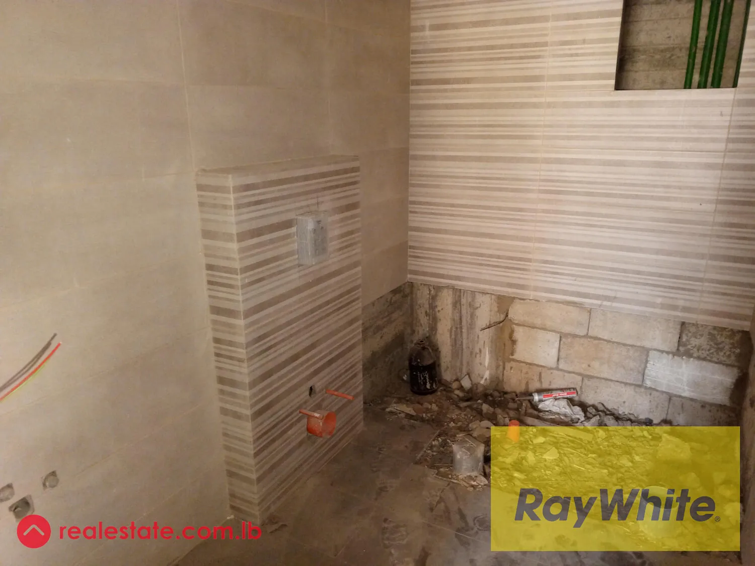 Apartment For Sale In Ain Aalaq — الصورة 2