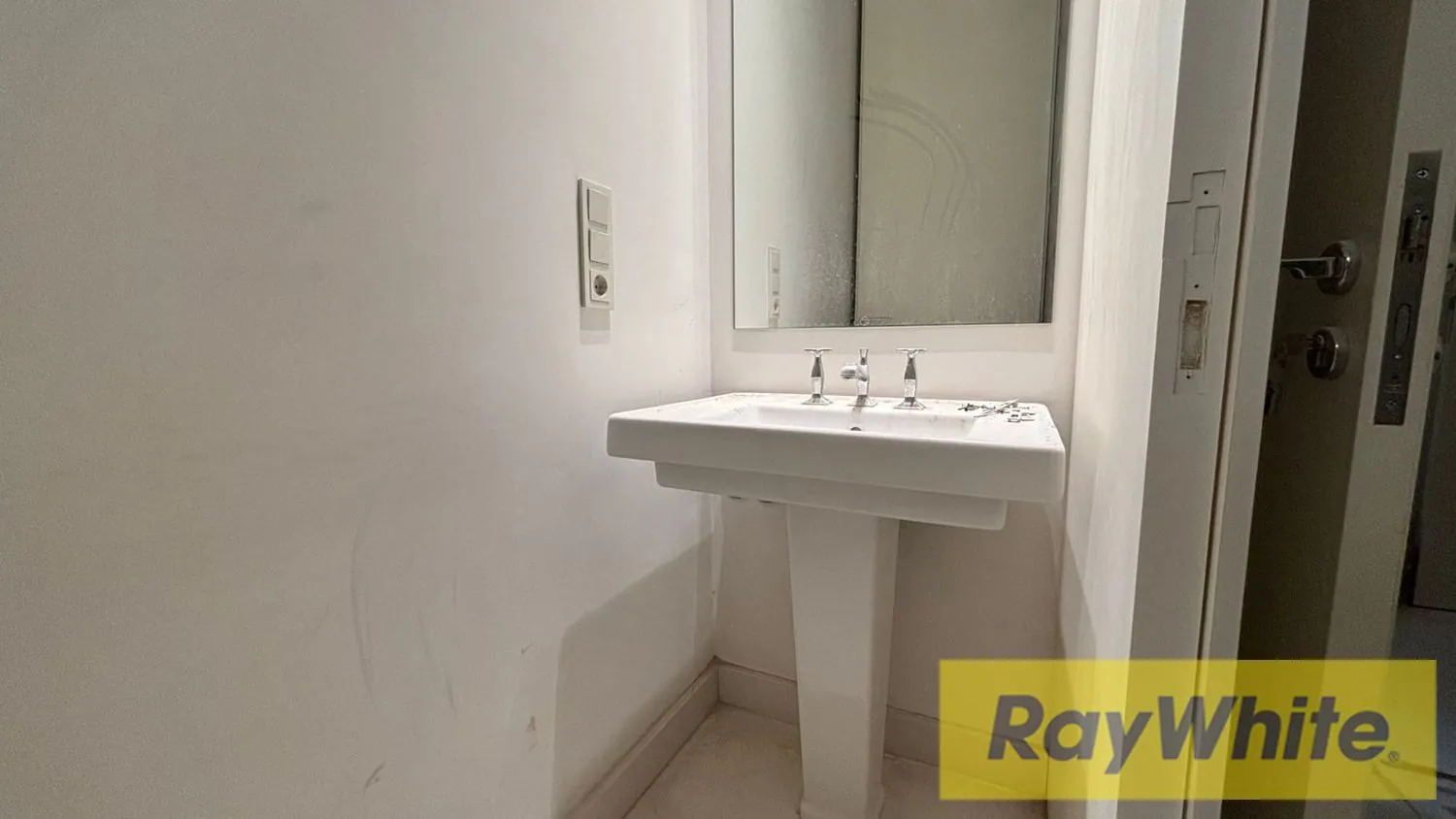 Apartment For Sale In Badaro — الصورة 4
