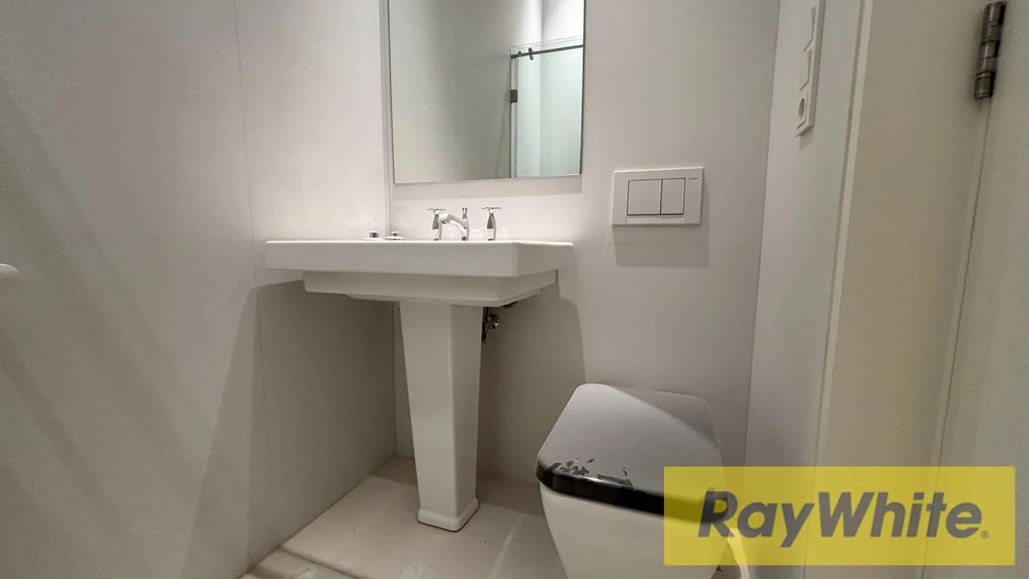 Apartment For Sale In Badaro — الصورة 5