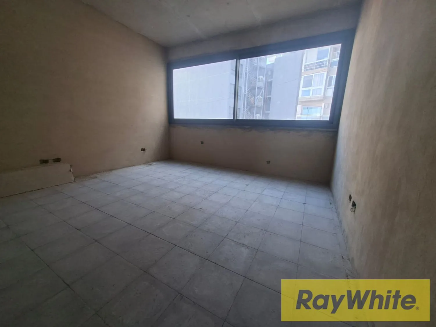 Apartment For Sale In Hamra — الصورة 5