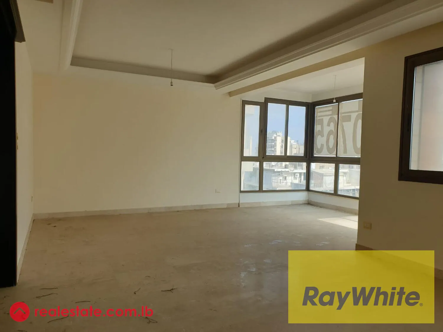 Apartment For Sale In Hamra — الصورة 5