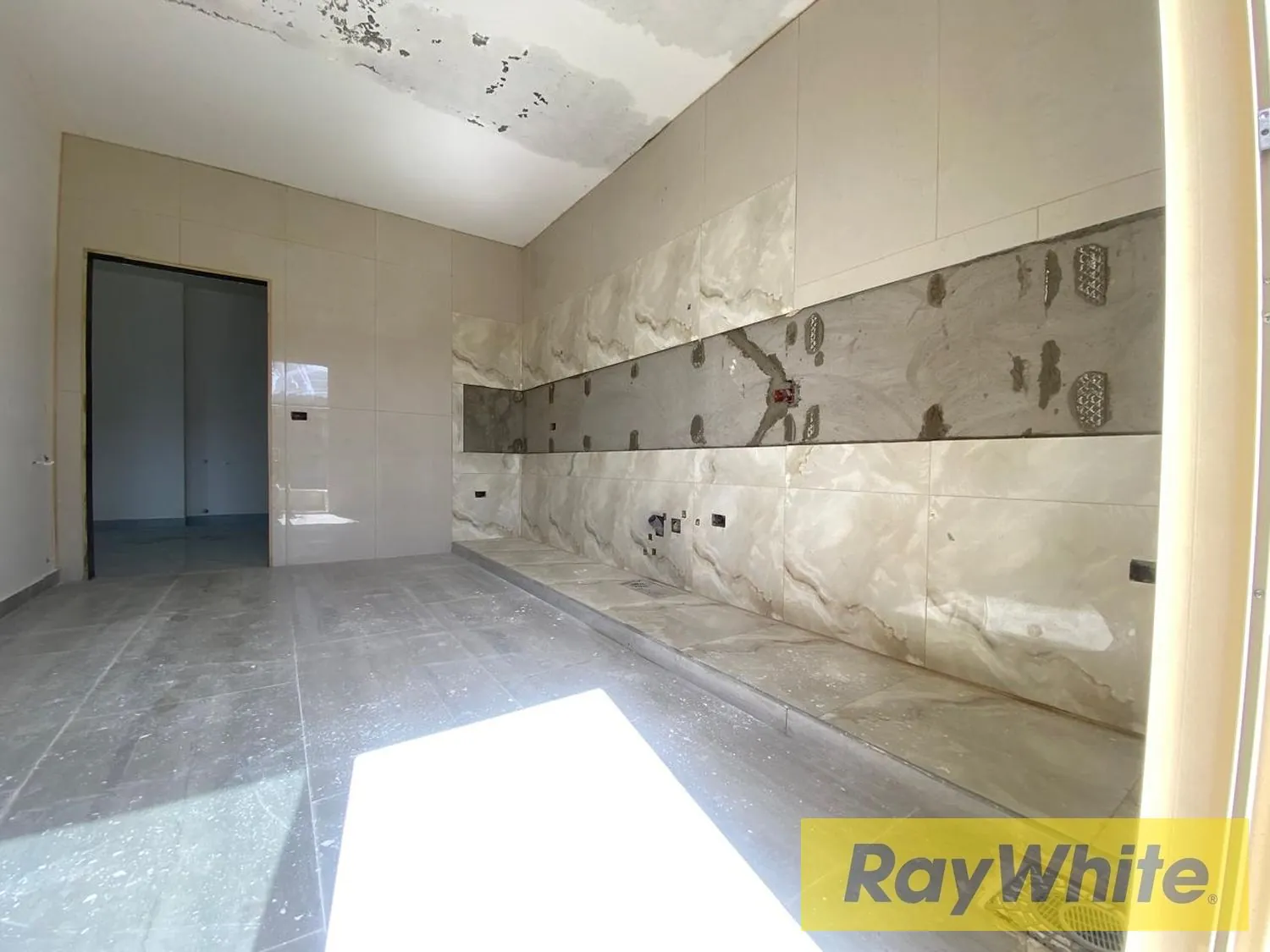 Apartment With Terrace For Sale In Bolonia — photo 2