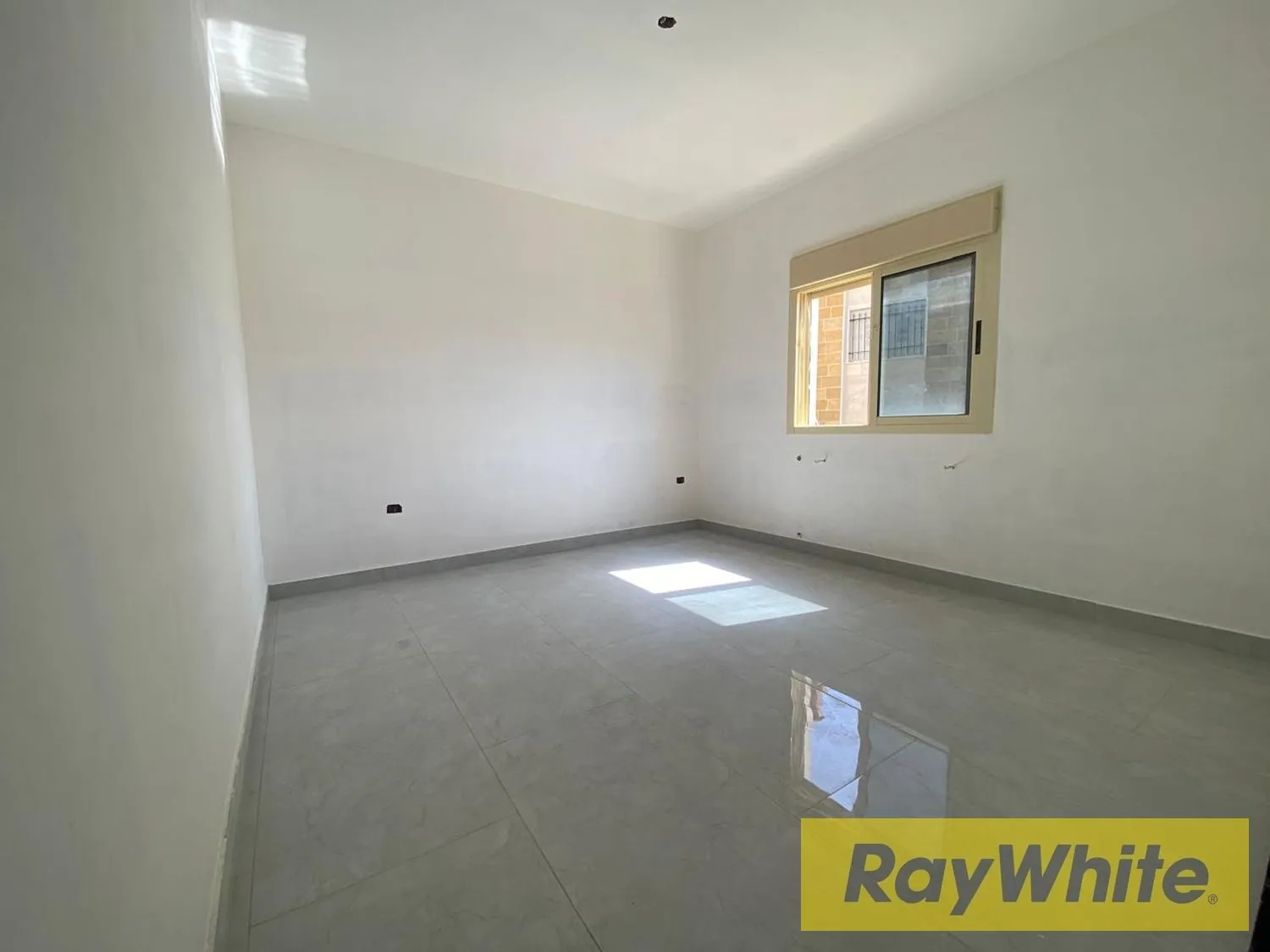 Apartment With Terrace For Sale In Bolonia — photo 4