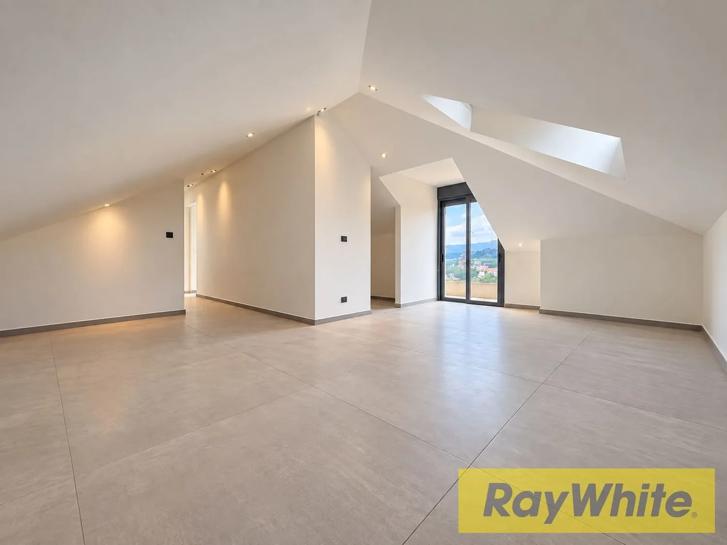Luxury Duplex For Sale In Hbous — photo 5