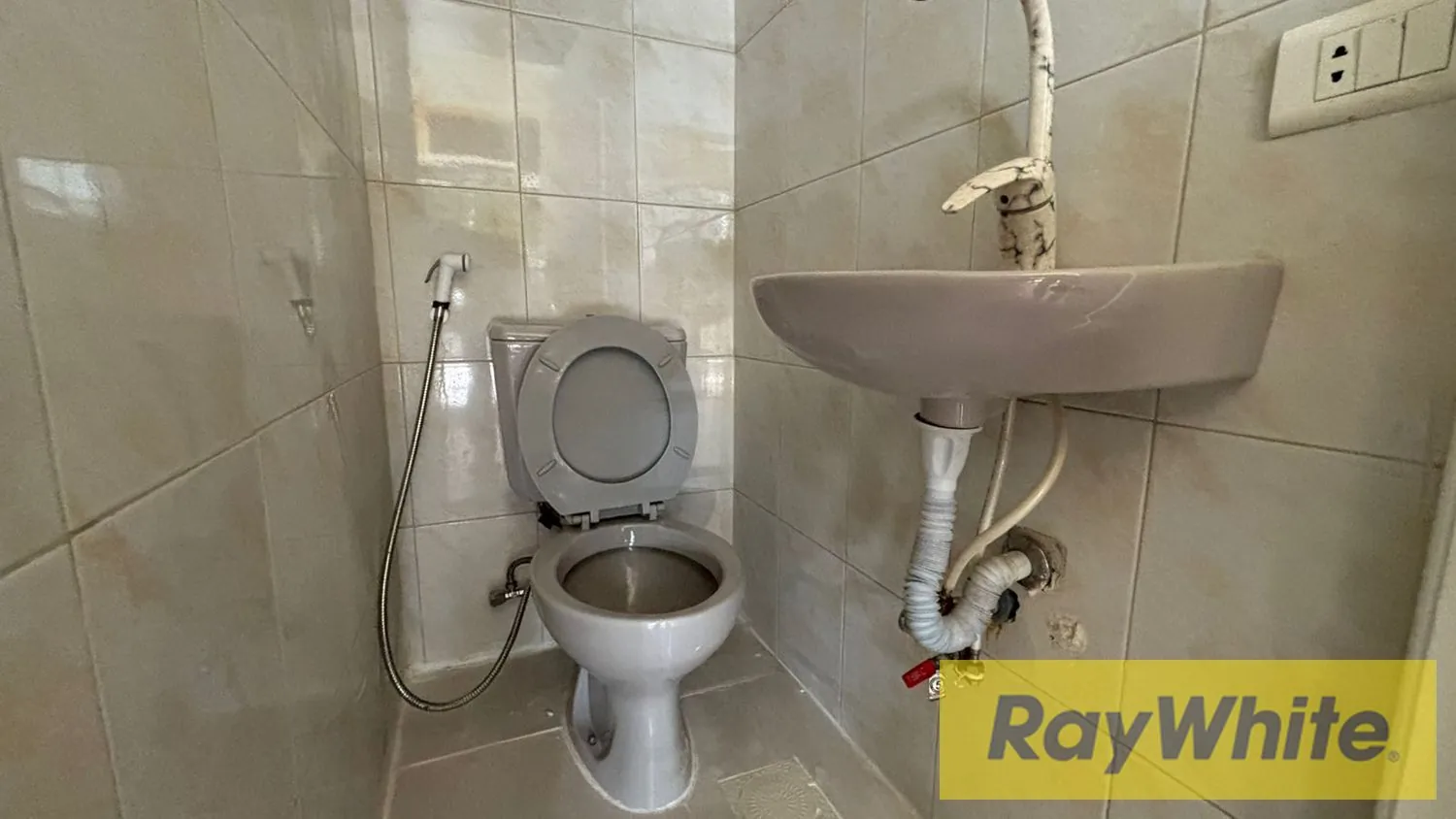 Shop For Rent Badaro — الصورة 2