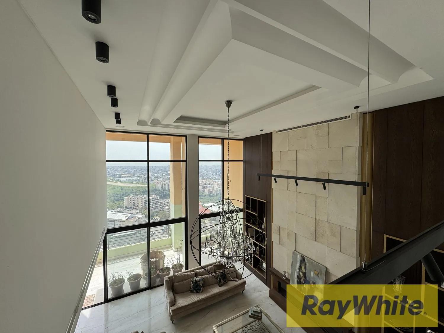 Spacious Duplex For Sale In Mar Roukoz – Fully Furnished And Well Maintained — الصورة 3
