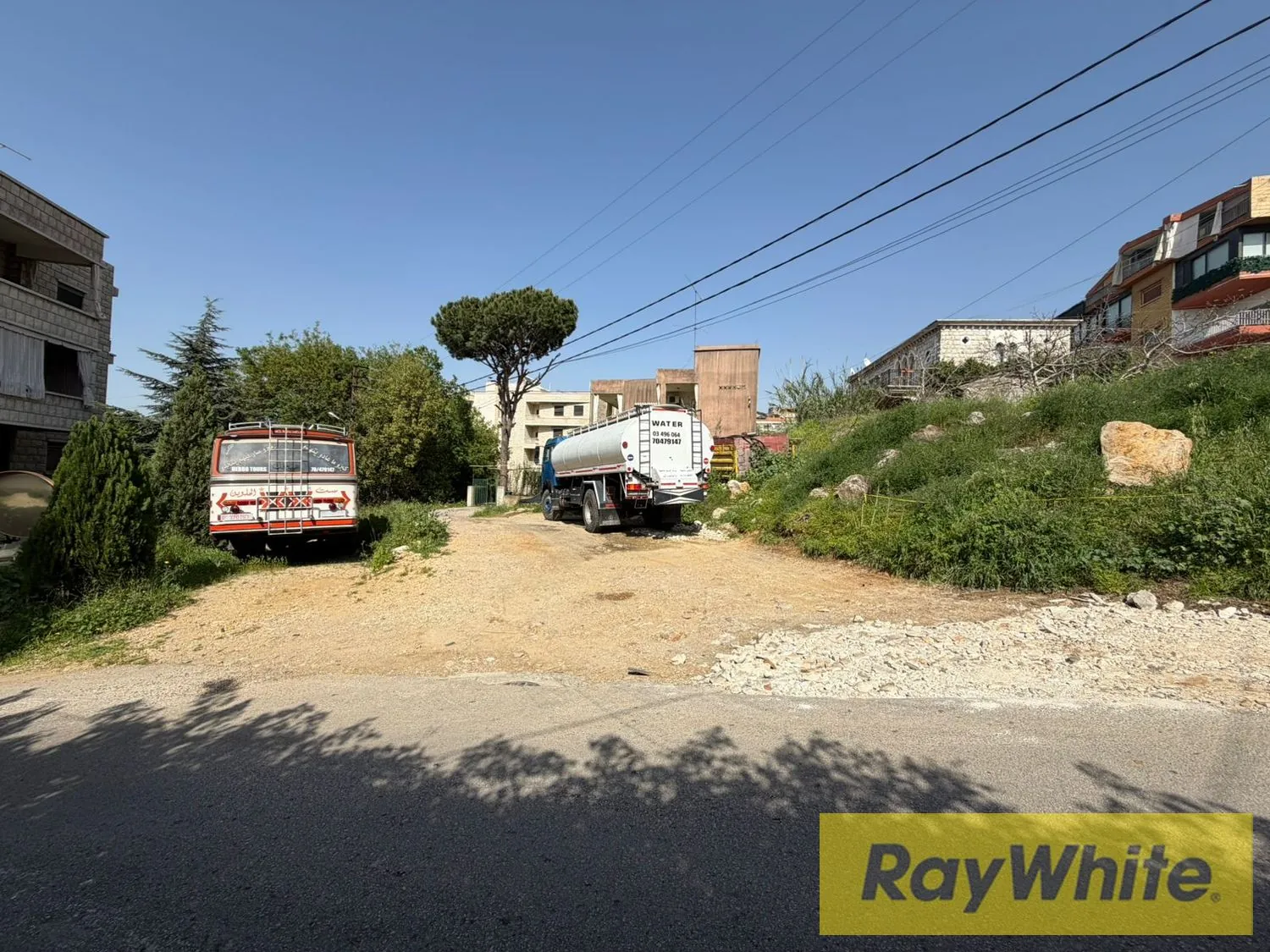 Land For Sale In Kornet Chehwan – 879 Sqm | Zone C | Road Access — الصورة 2