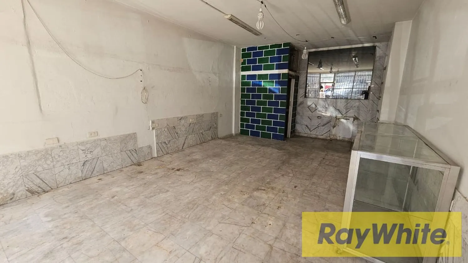 Shop For Rent Hazmieh Highway — الصورة 2