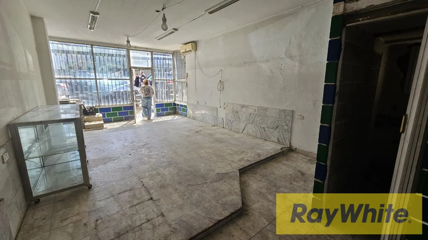 Shop For Rent Hazmieh Highway — الصورة 4