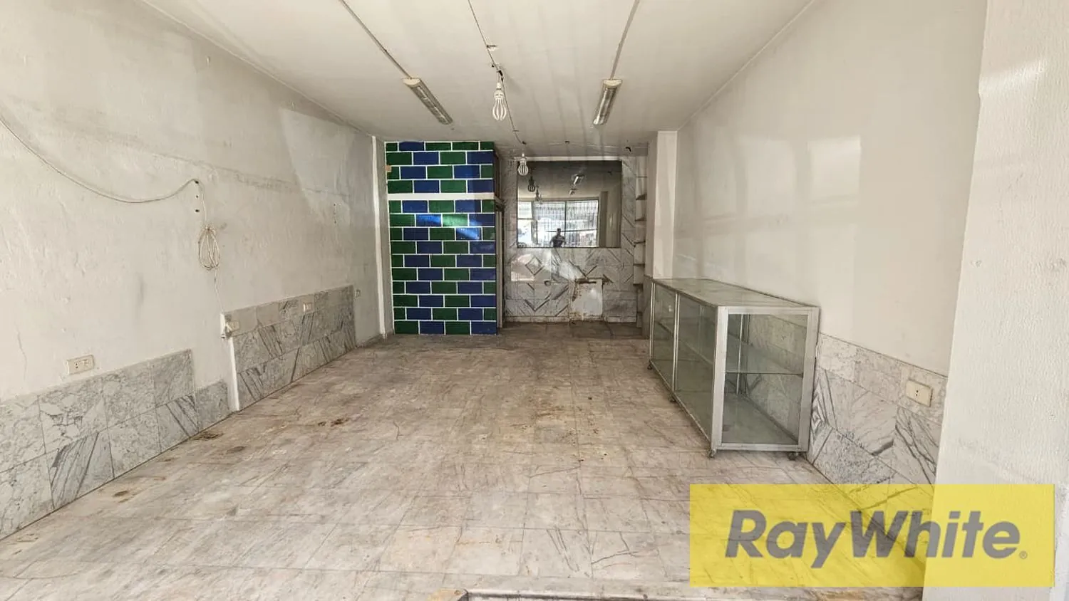 Shop For Rent Hazmieh Highway — الصورة 5