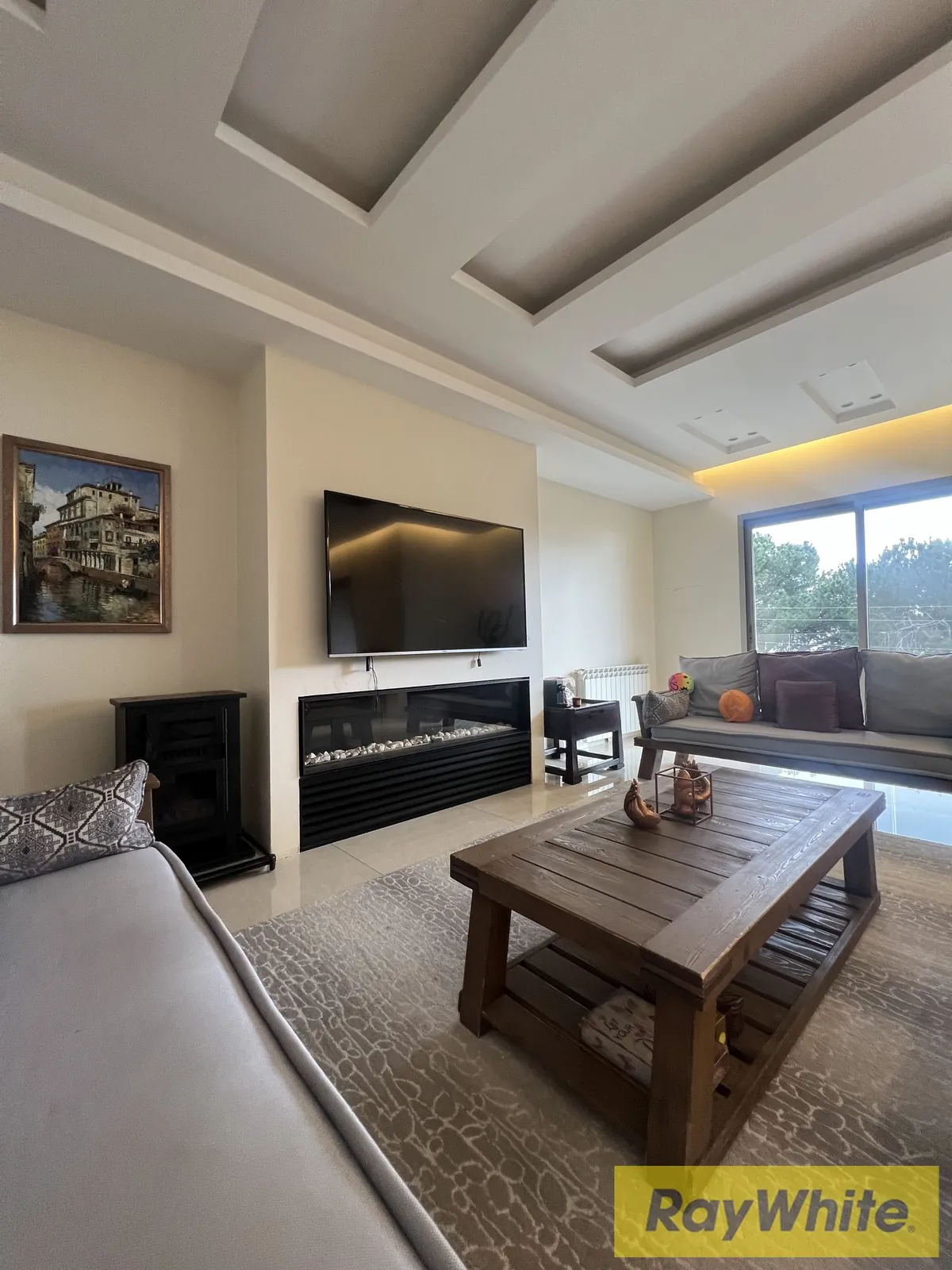 Spacious Apartment For Sale In Beit Mery – Sea View — الصورة 2