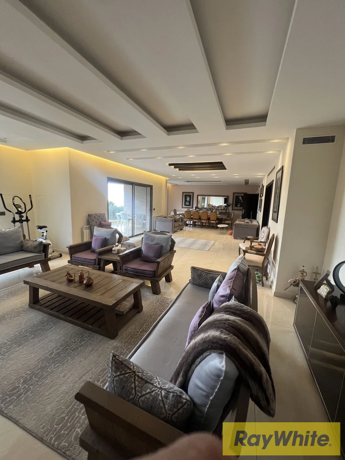 Spacious Apartment For Sale In Beit Mery – Sea View — الصورة 3