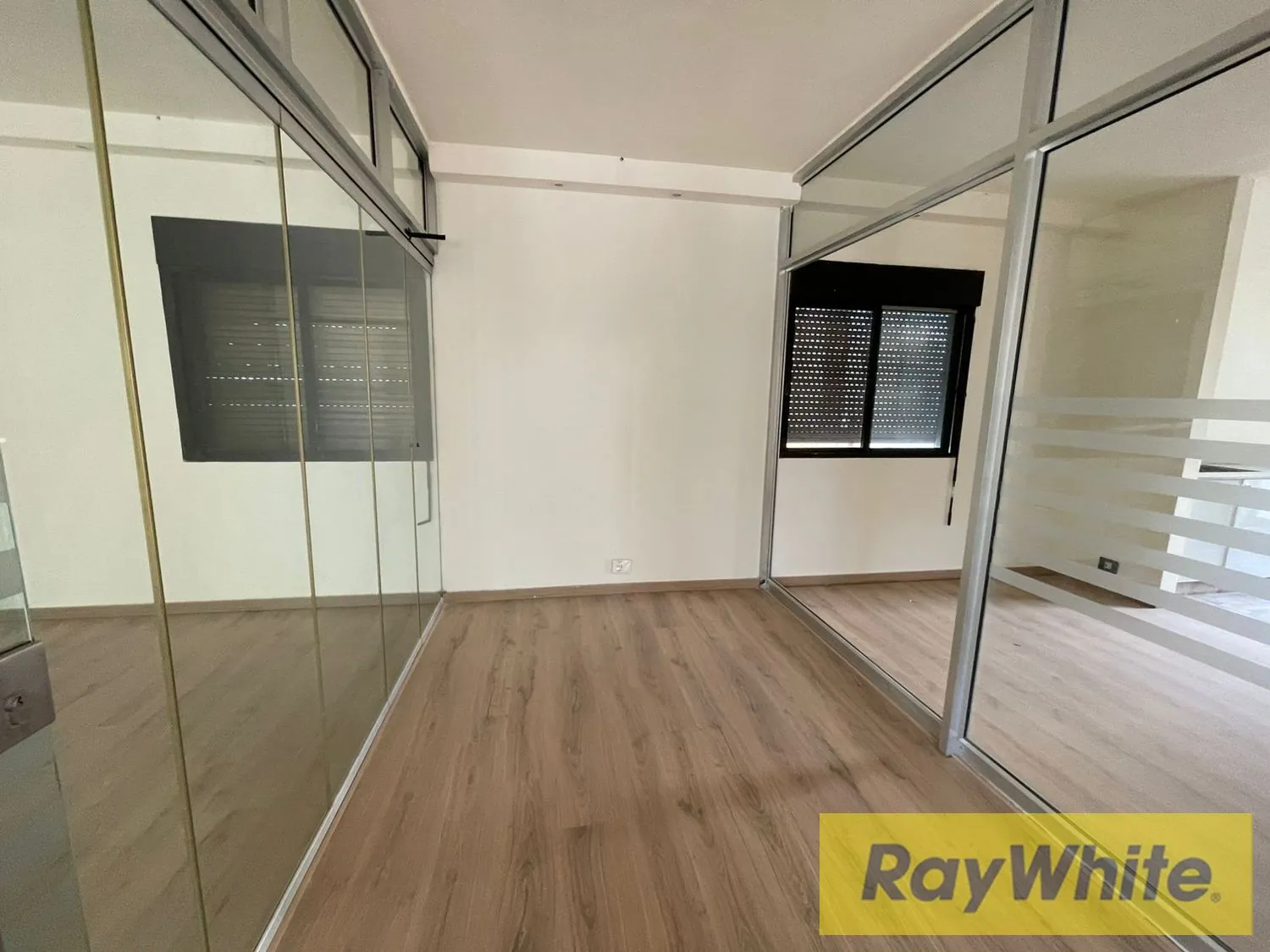 Office For Rent In Achrafieh — الصورة 4