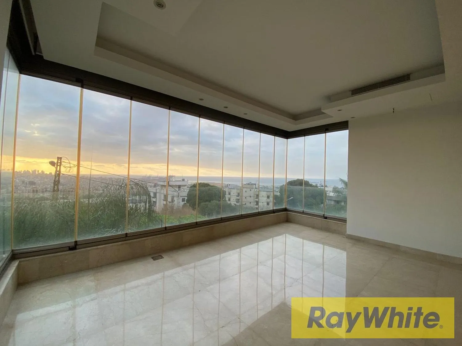 Apartment With Terrace For Sale In Fanar – Sea + City View — الصورة 4