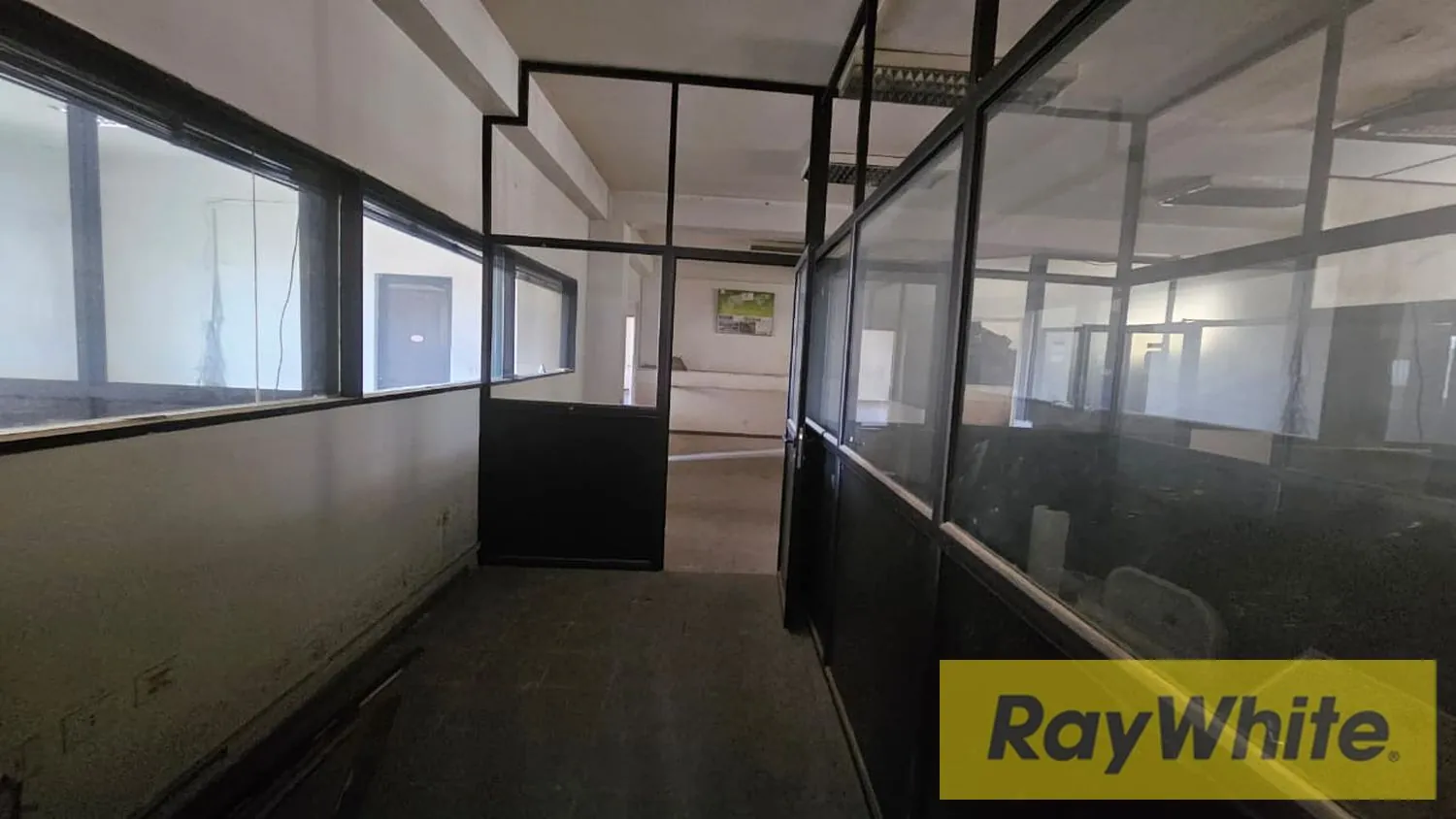 Warehouse For Sale Highway Hazmieh Prime — الصورة 5