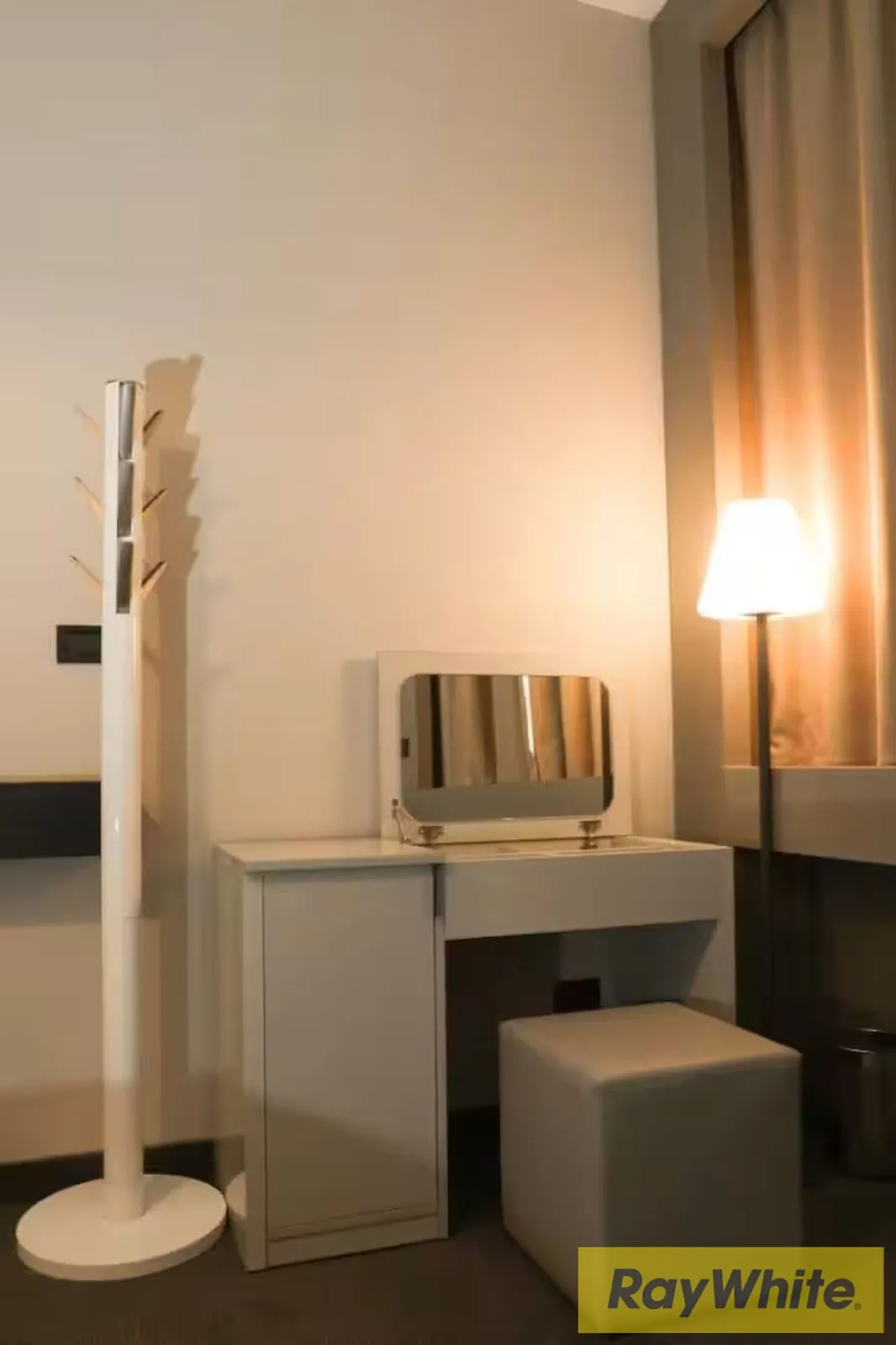 Studio For Rent In Saifi Village – Cozy Living With Garden Access — الصورة 2