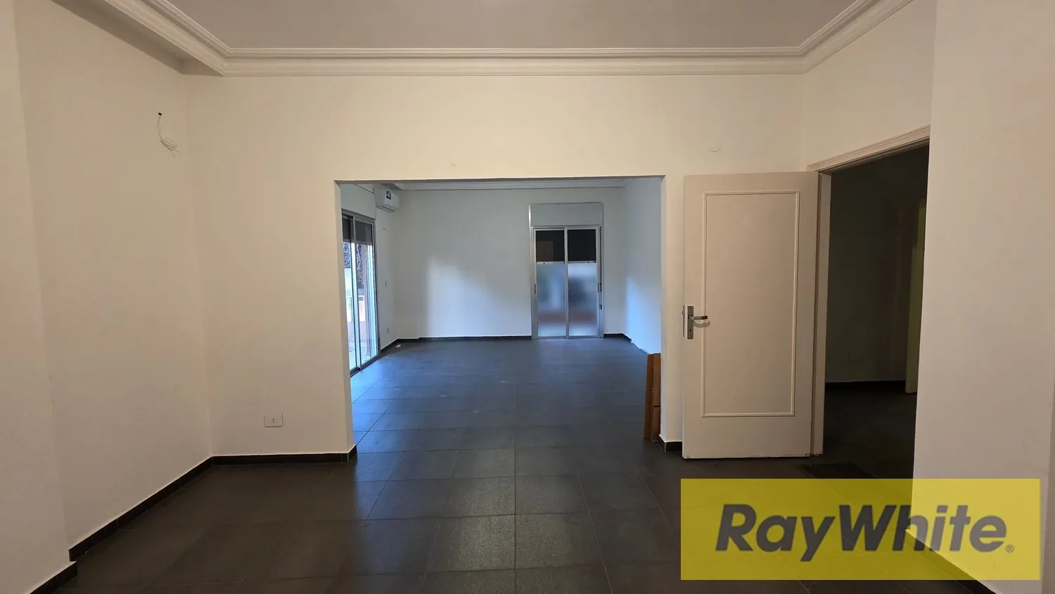 Apartment For Rent In Hazmieh — الصورة 5