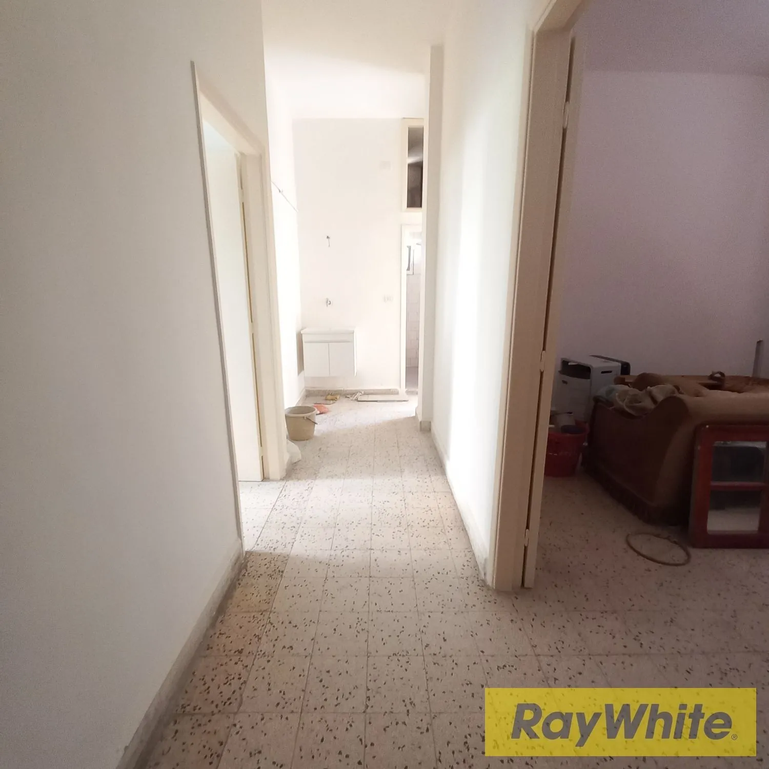 Semi Renovated Apartment In Zalka For Sale — الصورة 4