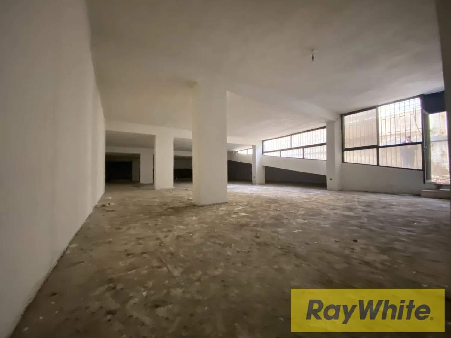 Warehouse For Sale In Jdeideh – Prime Location And Easy Access — photo 2