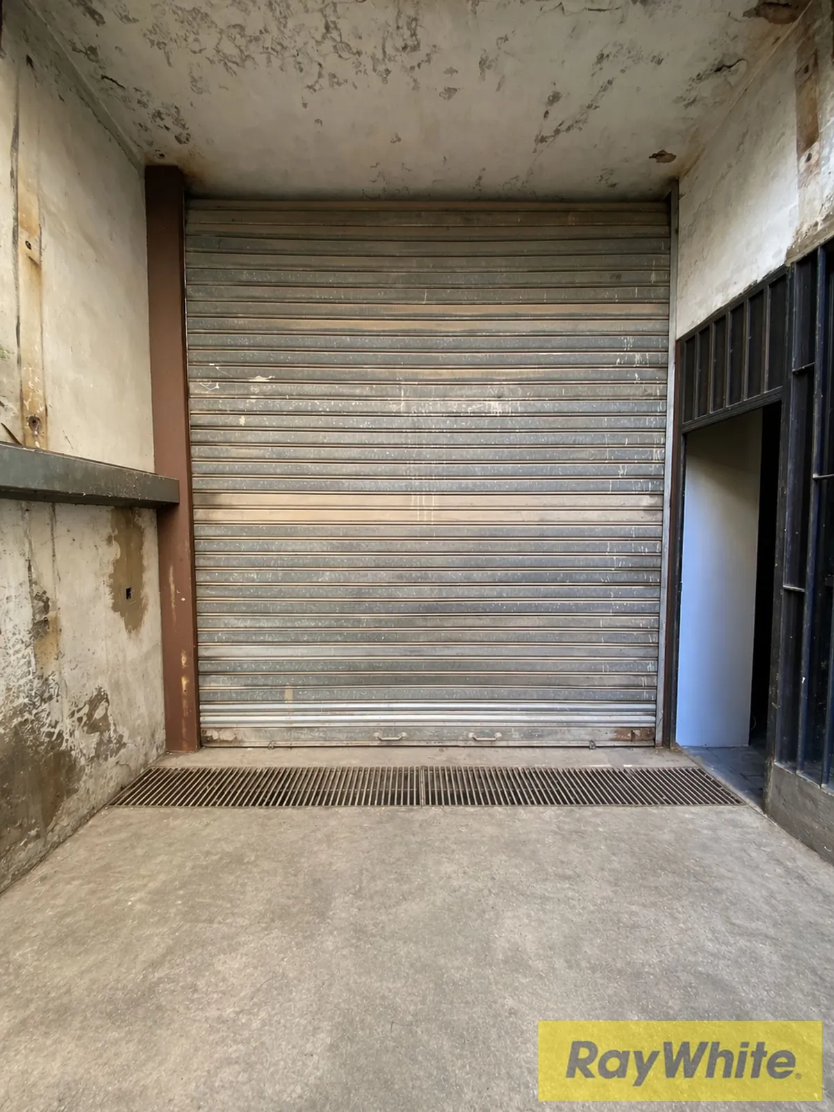 Warehouse For Sale In Jdeideh – Prime Location And Easy Access — photo 4