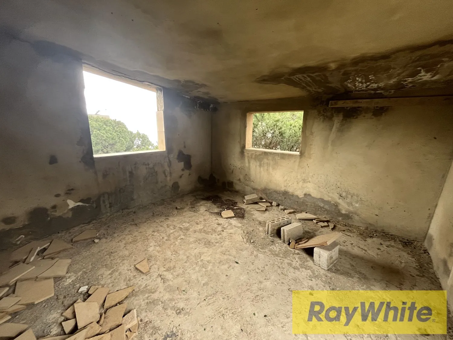 Prime Investment Opportunity: Building For Sale In Ain Saade With Mountain View
