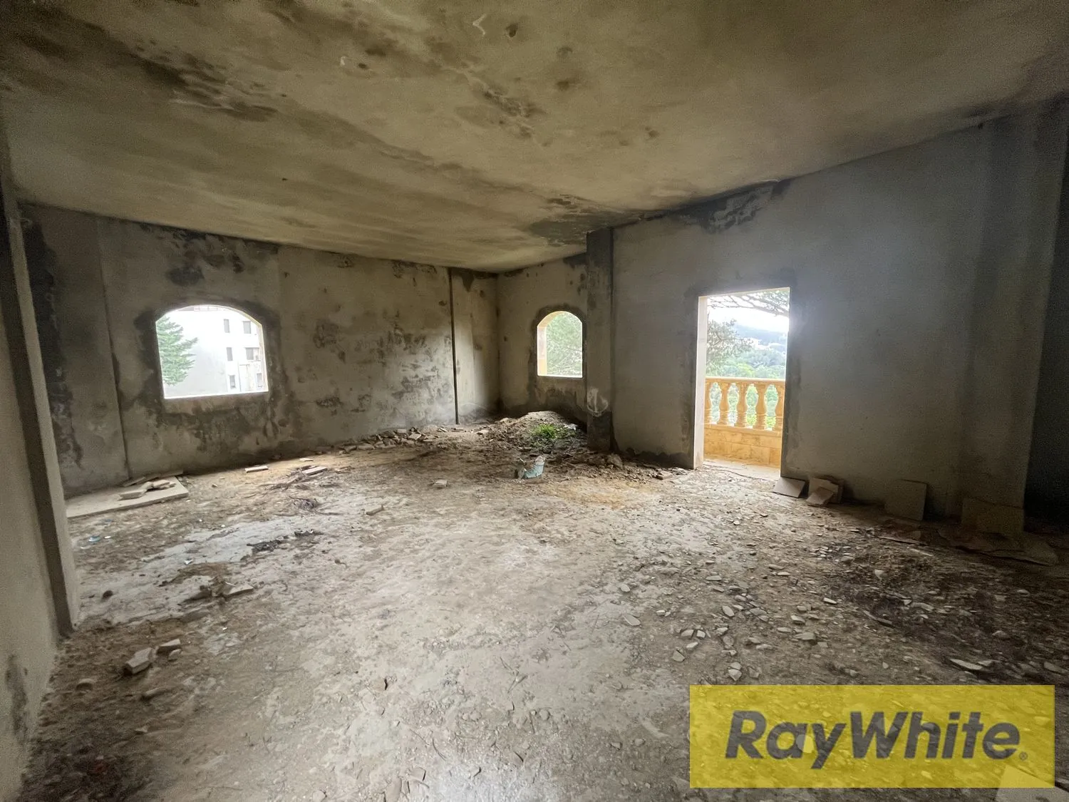 Prime Investment Opportunity: Building For Sale In Ain Saade With Mountain View — الصورة 4
