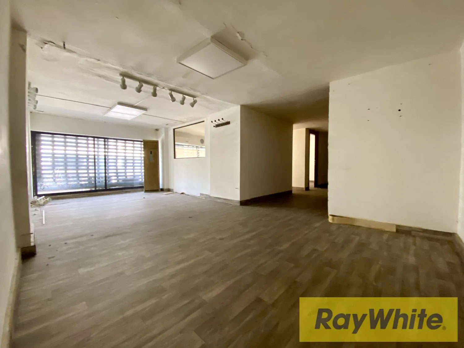 Shop For Sale In Baouchriyeh – Main Road