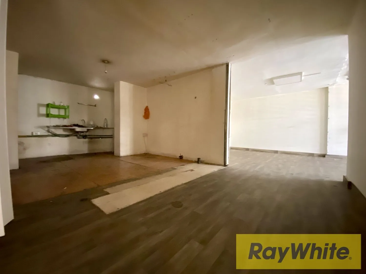 Shop For Sale In Baouchriyeh – Main Road — الصورة 2