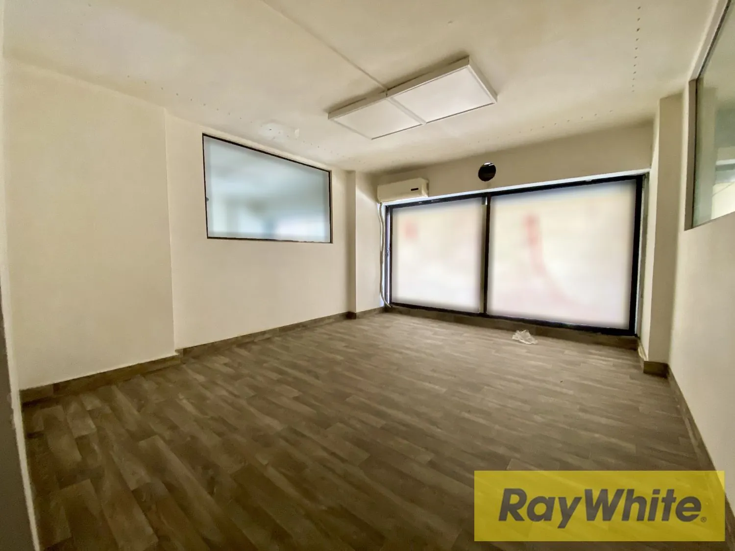 Shop For Sale In Baouchriyeh – Main Road — الصورة 3