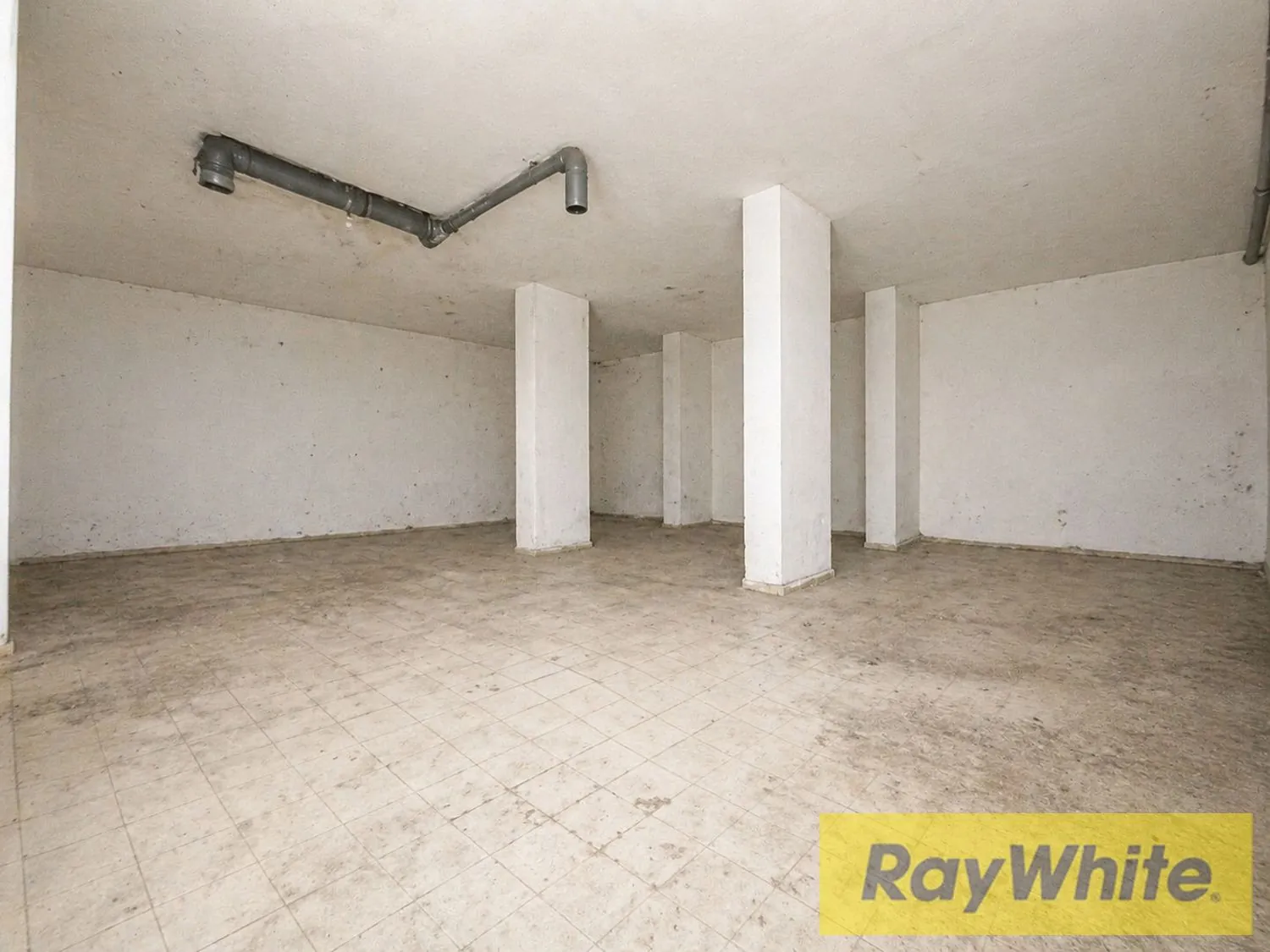 Shop For Sale In Baouchriyeh – Main Road — الصورة 4