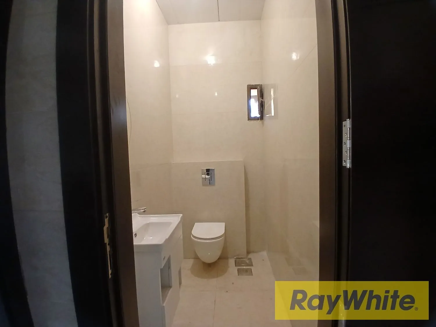 Building For Sale In Bteghrine — الصورة 4
