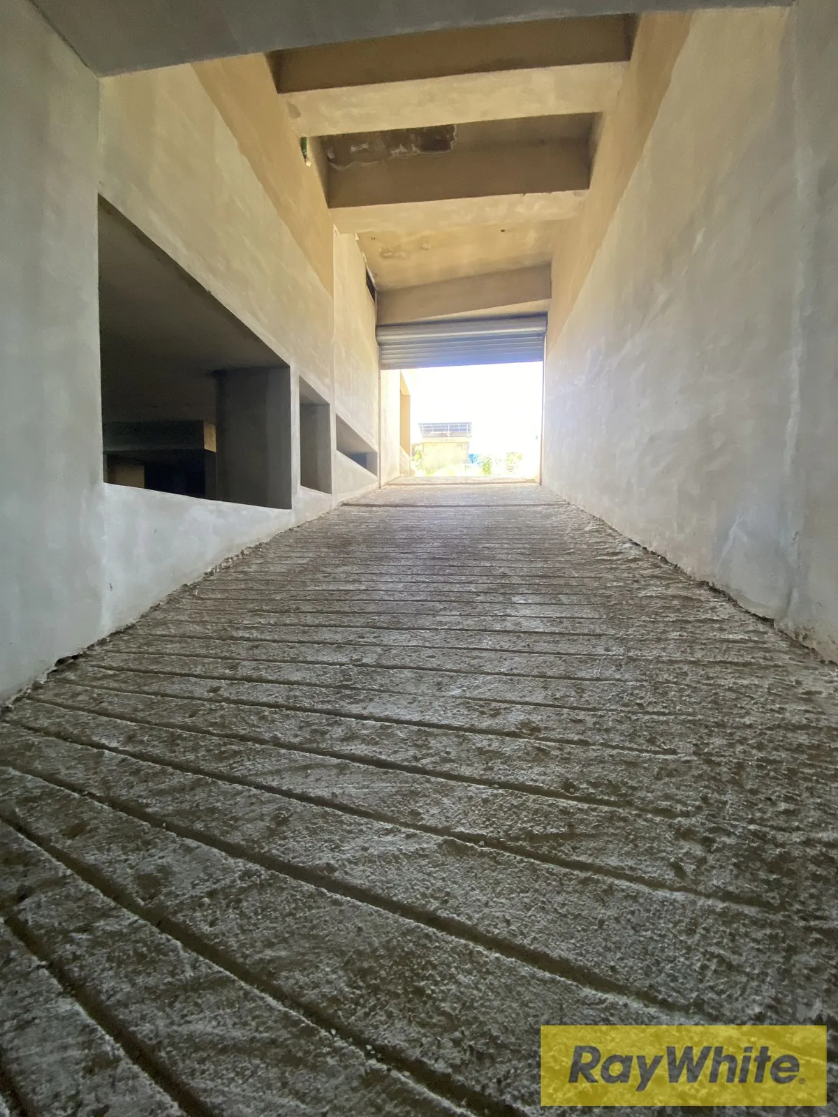 Warehouse For Sale In Dekwaneh – 1,250 Sqm With High Clearance And Truck Access — photo 5