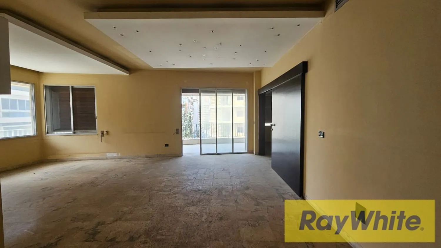 Apartment For Sale In Koraytem – 350 Sqm Spacious Residence — الصورة 2