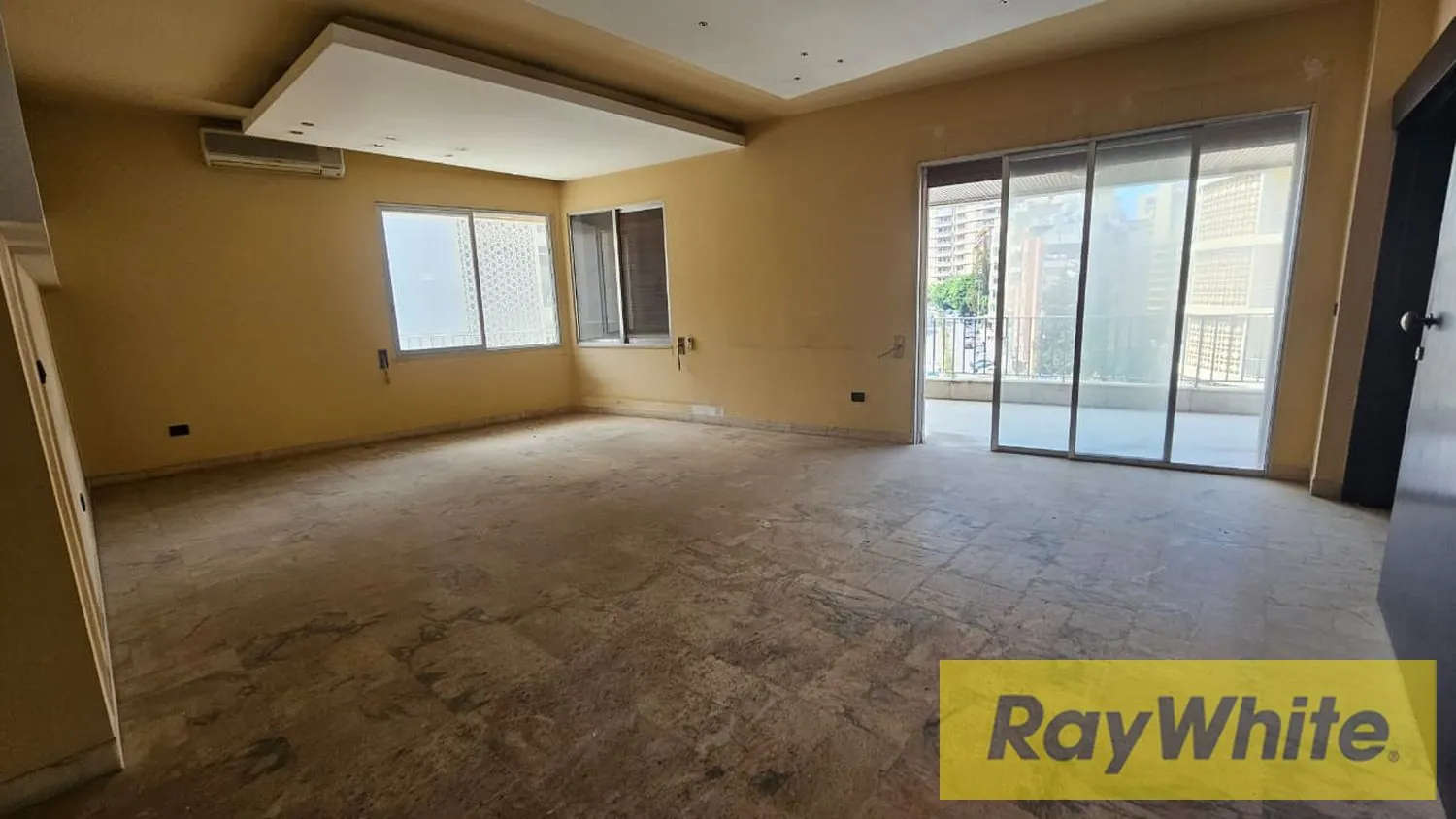 Apartment For Sale In Koraytem – 350 Sqm Spacious Residence — الصورة 3