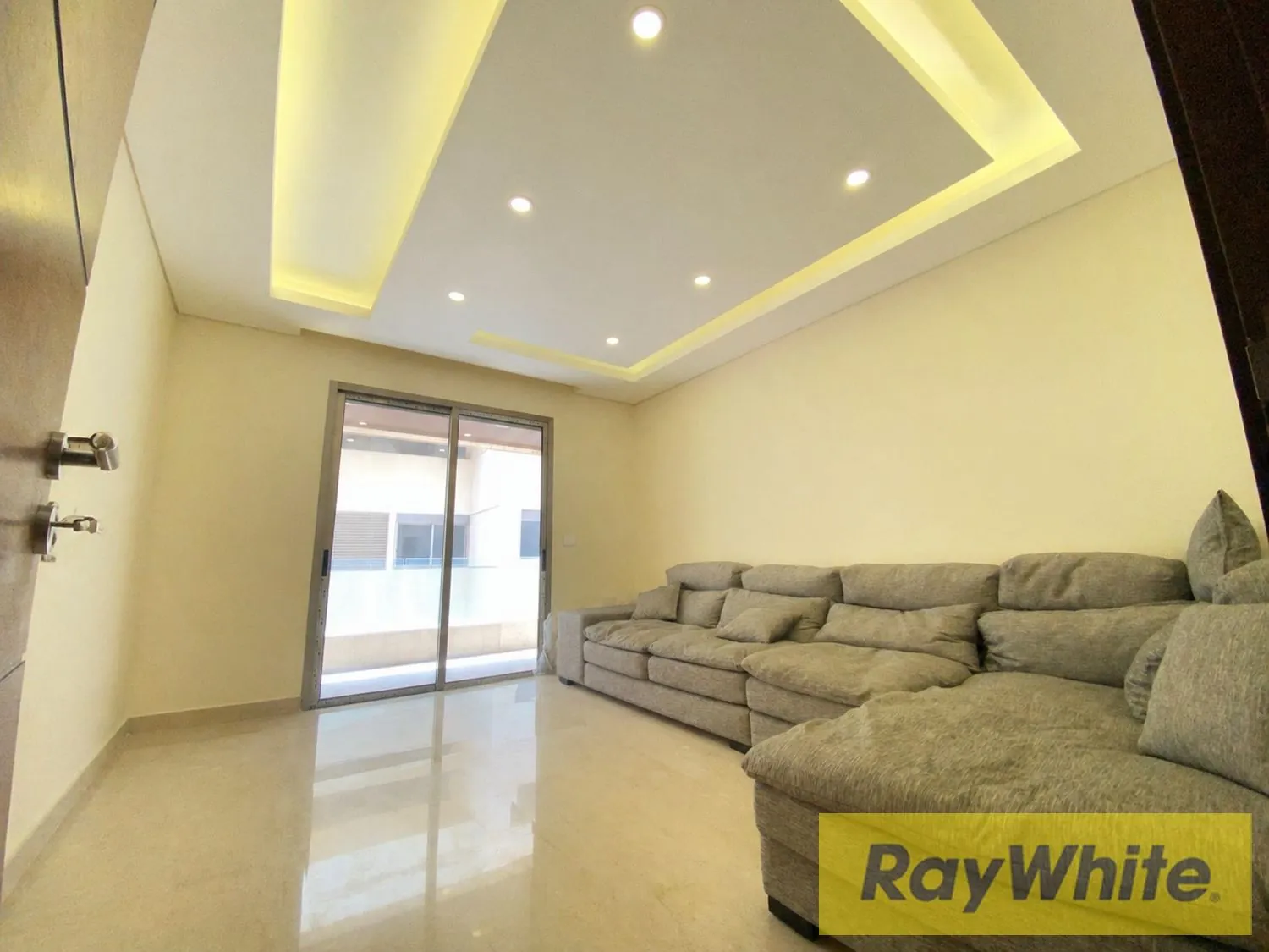 Apartment For Sale In Ain Saade – Spacious 325 Sqm — الصورة 3