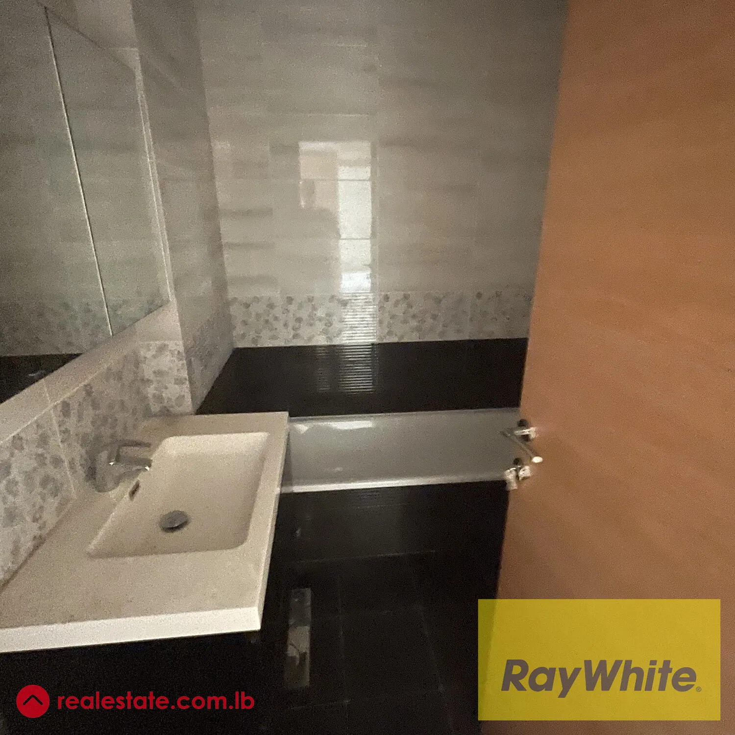 Apartment For Sale In Ain Aar — الصورة 5