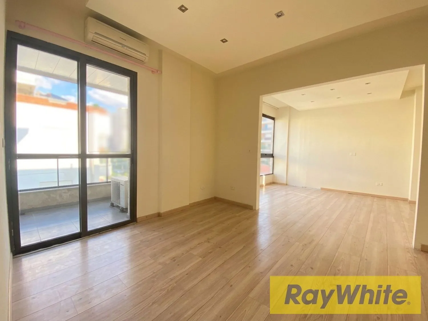 Duplex With Sea View For Sale In Mtayleb — الصورة 3