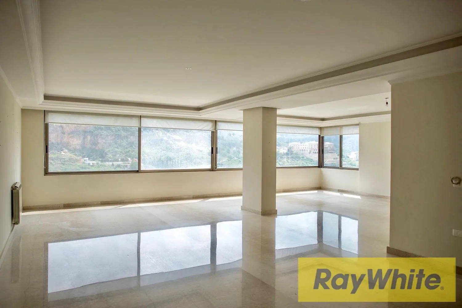 Apartment For Sale In Hazmieh – 250 Sqm — photo 2