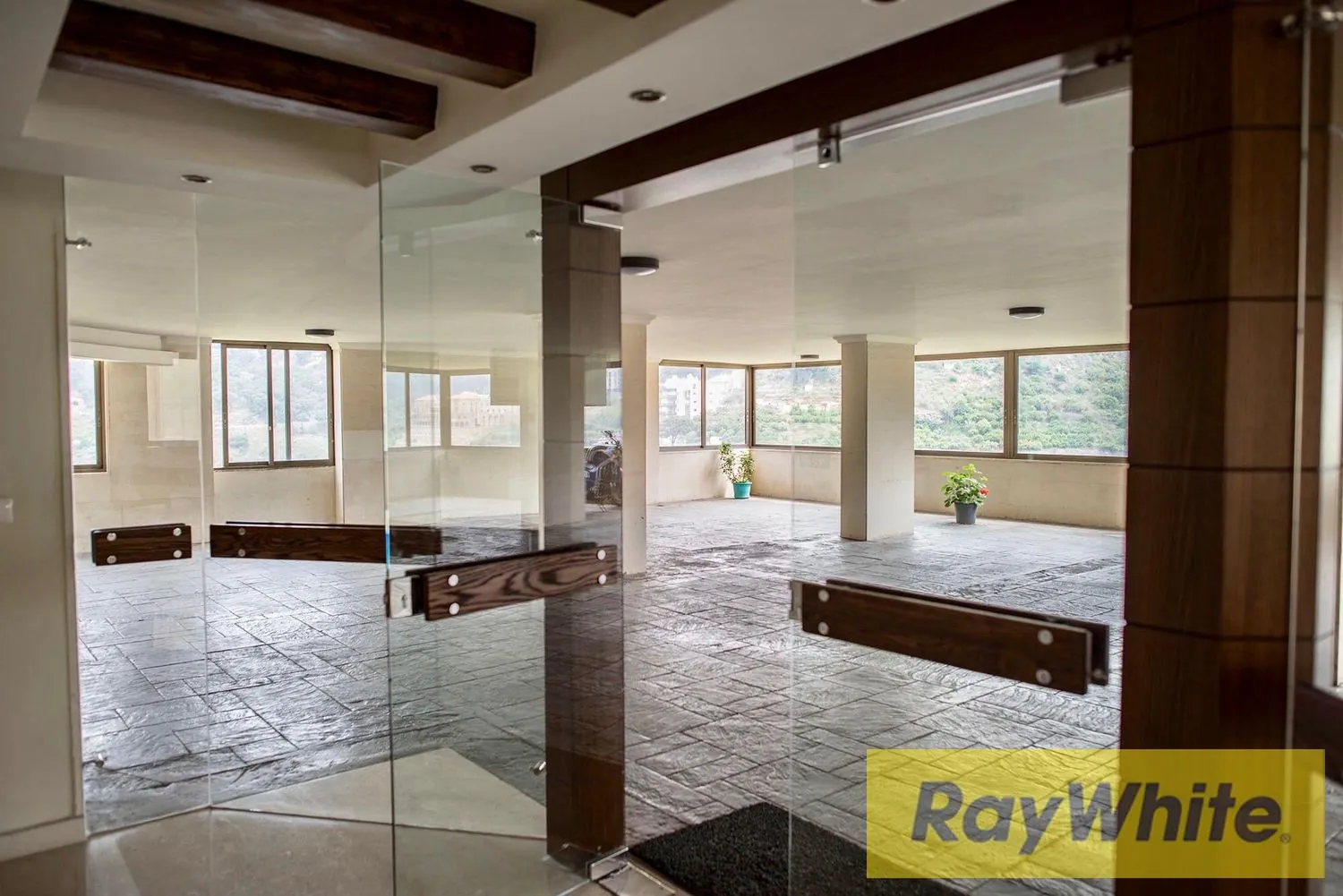 Apartment For Sale In Hazmieh – 250 Sqm — photo 4