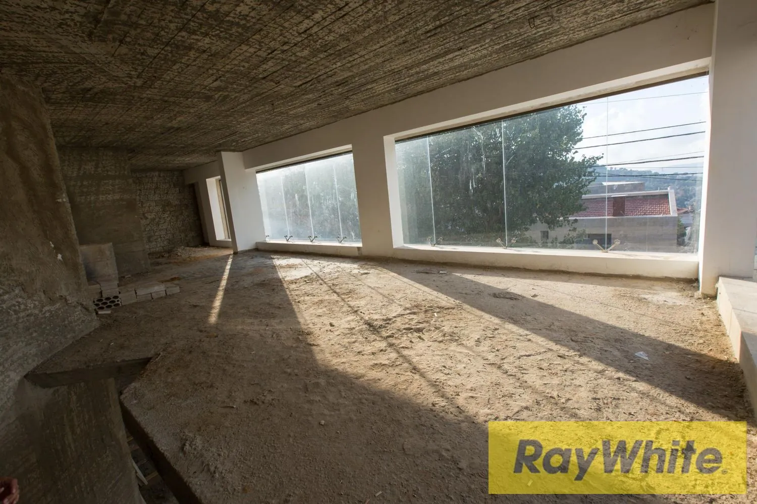 Showroom For Rent In Khenchara – 220 Sqm With Garden And Mountain View — الصورة 4