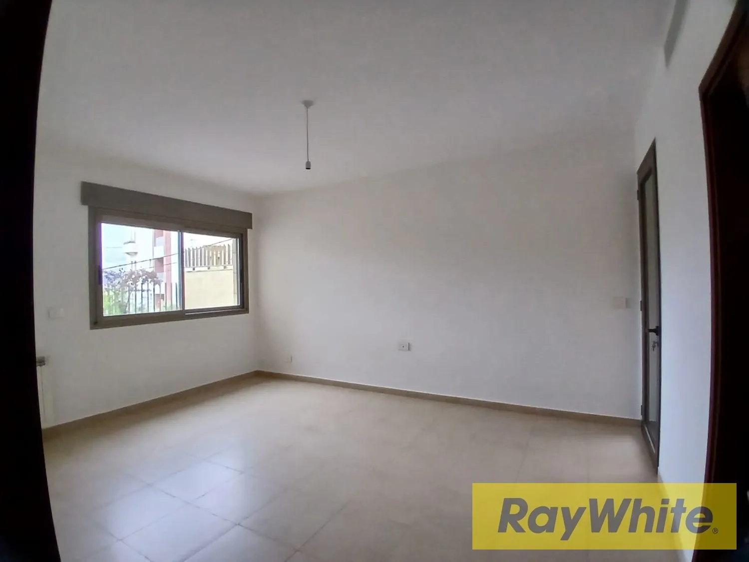 Spacious Apartment With Terrace For Sale In Beit El Kiko — الصورة 3