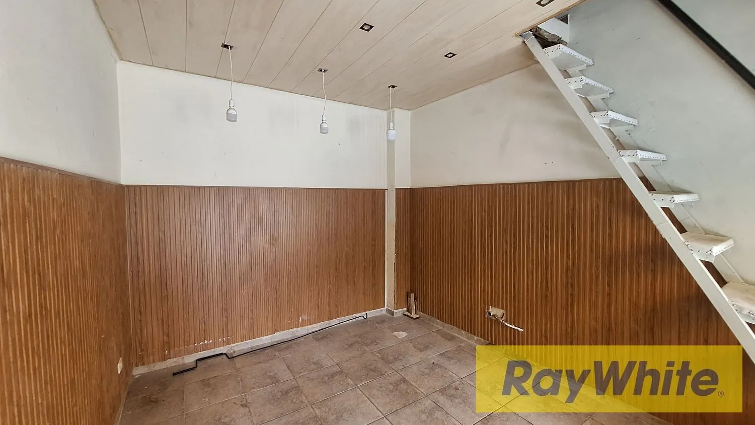 Shop For Rent In Achrafieh – 22 Sqm — الصورة 2