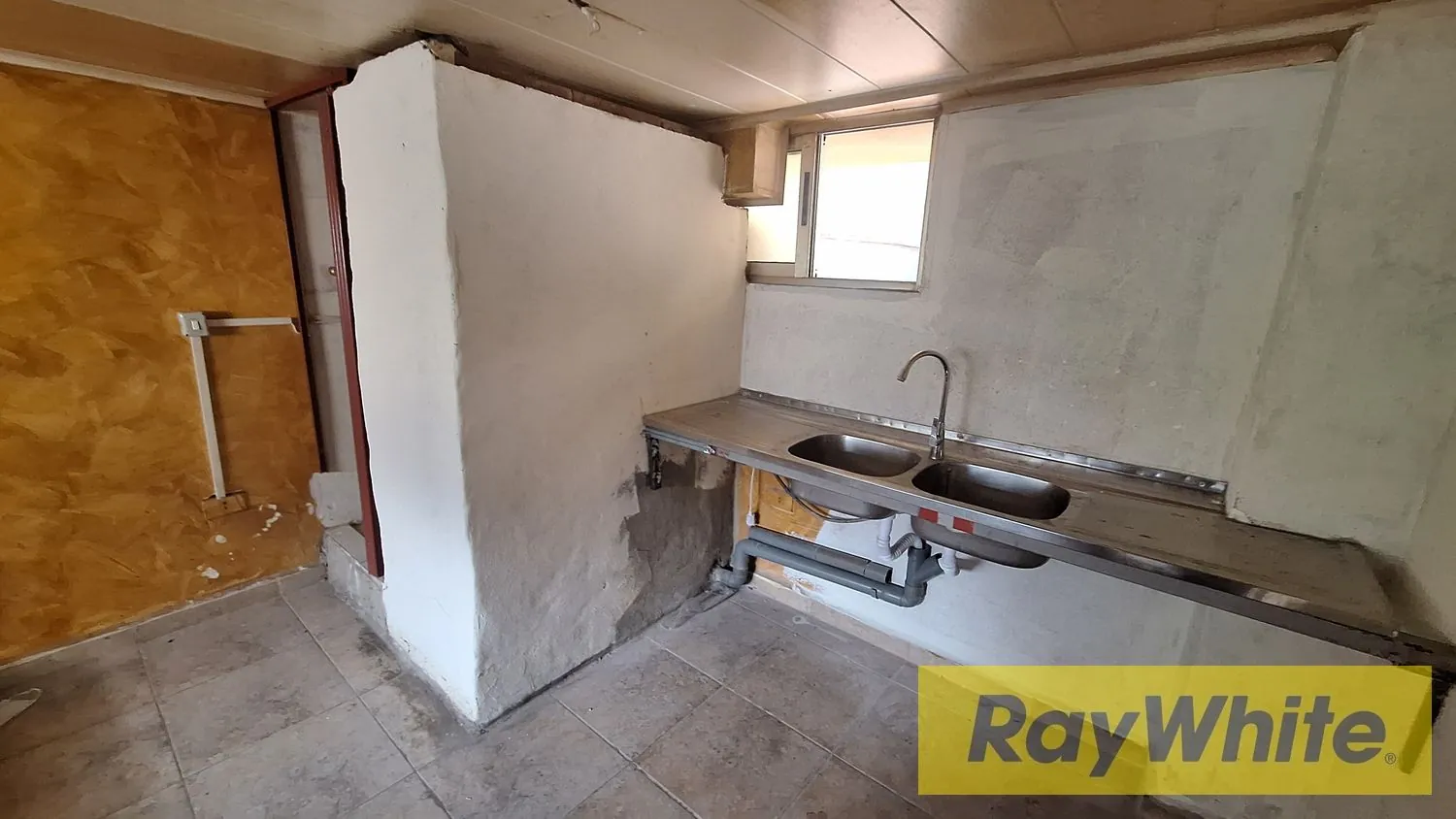 Shop For Rent In Achrafieh – 22 Sqm — الصورة 5