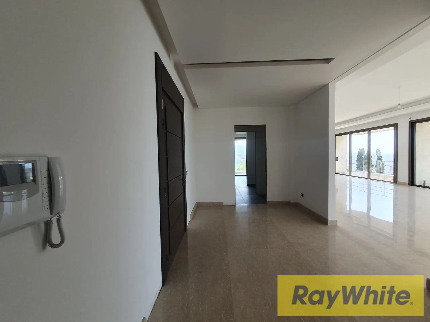 Luxurious Apartment For Rent In Yarzeh — الصورة 5