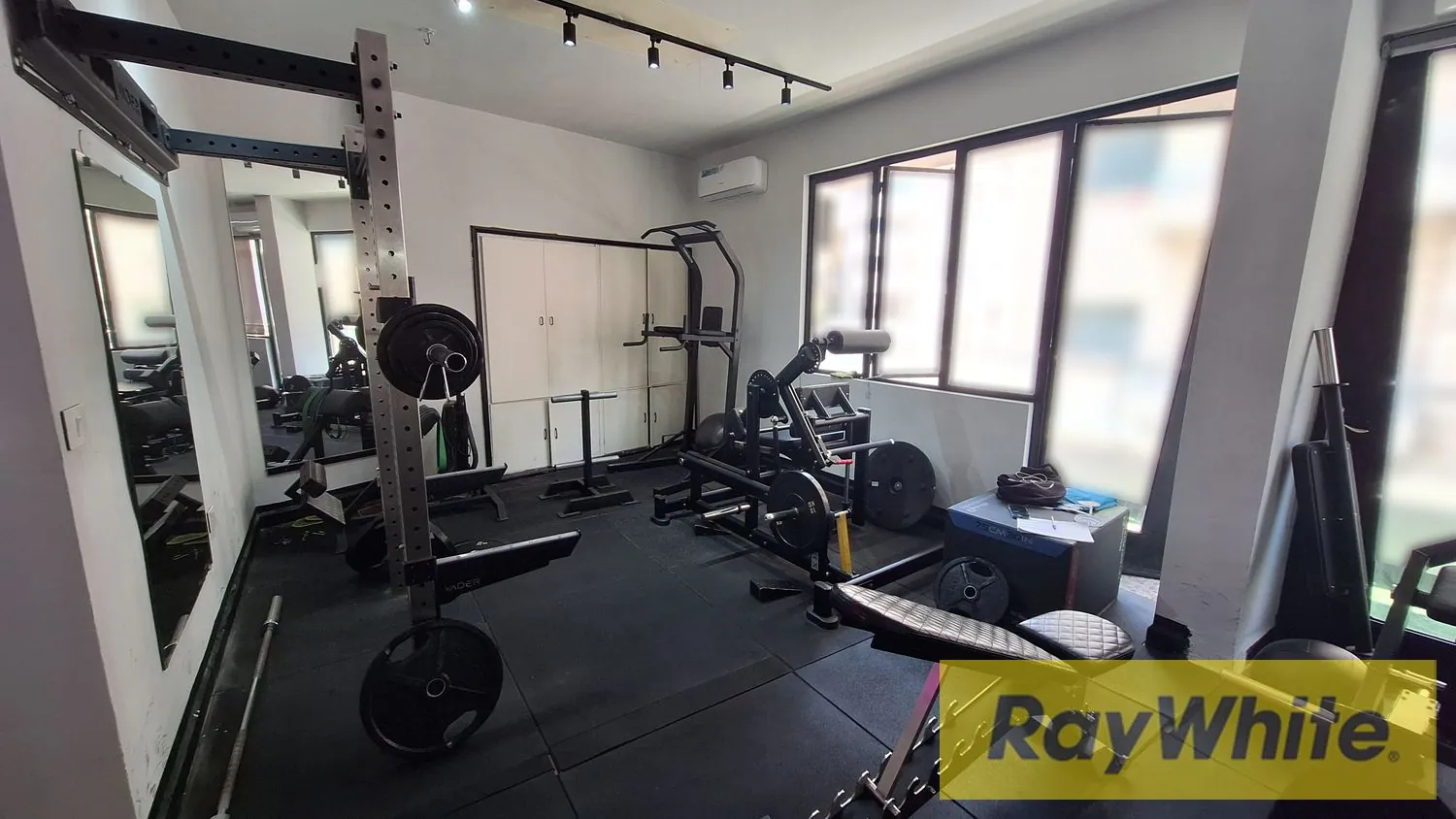 Shop For Rent In Achrafieh – Prime Commercial Space — الصورة 1