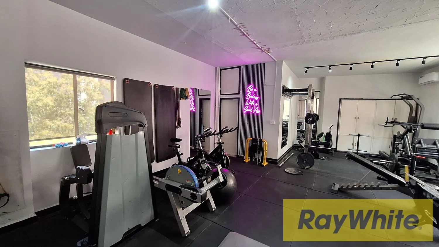 Shop For Rent In Achrafieh – Prime Commercial Space — الصورة 5